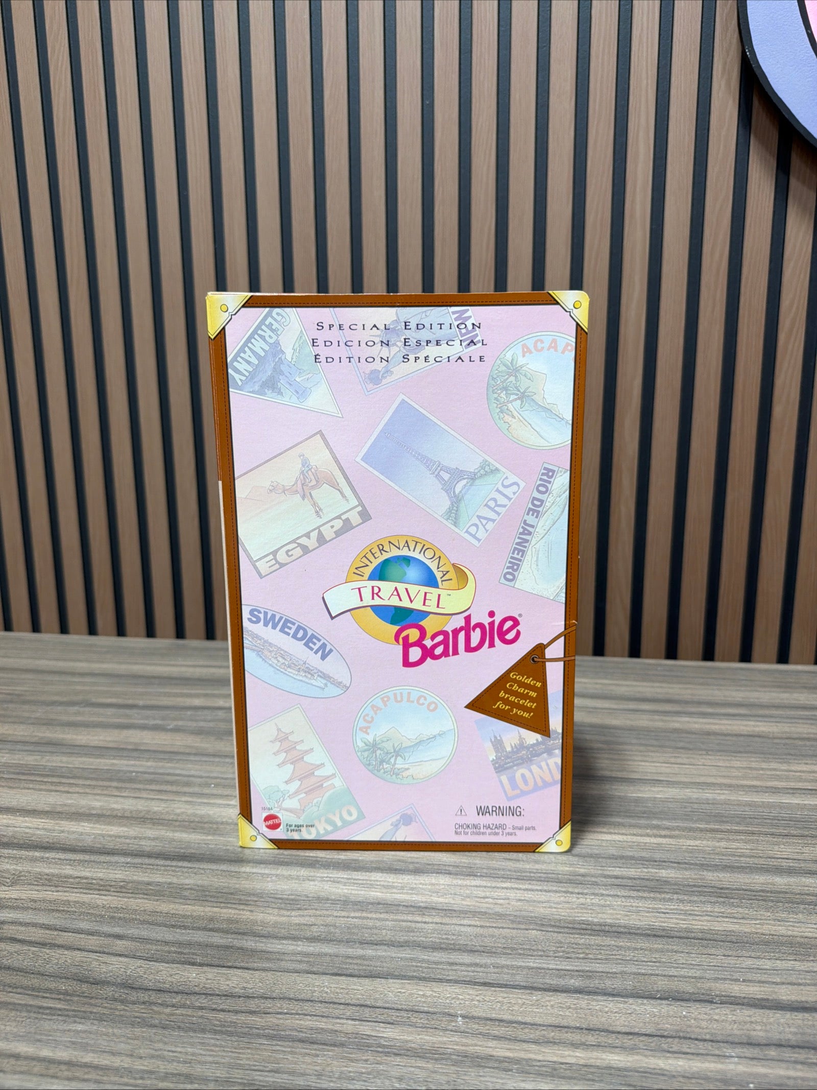 International Travel Barbie 2nd in Series Special Edition Doll 1995 Mattel 15184
