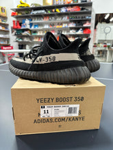 Load image into Gallery viewer, Yeezy 350 V2 Oreo Sz 11
