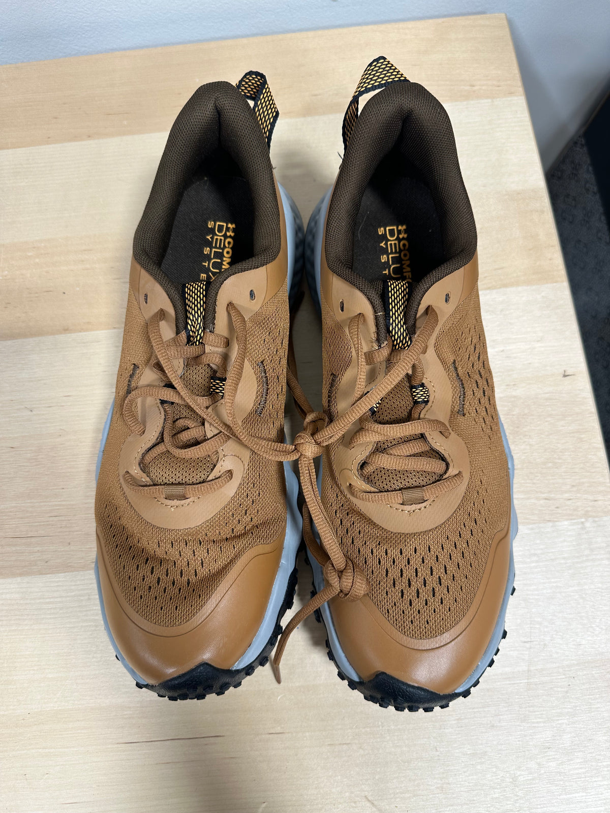 Under Armour Charged Maven Trail Running Shoes Coyote Brown Men's Size 11.5 3026136-203