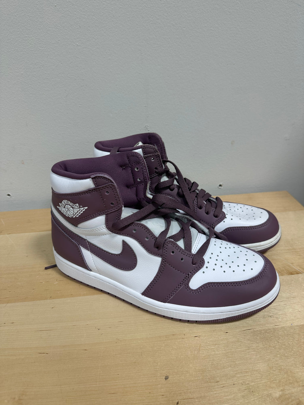 Nike Air Jordan 1 Retro High OG Mauve White Purple DZ5485-105 Men’s Size 9.5