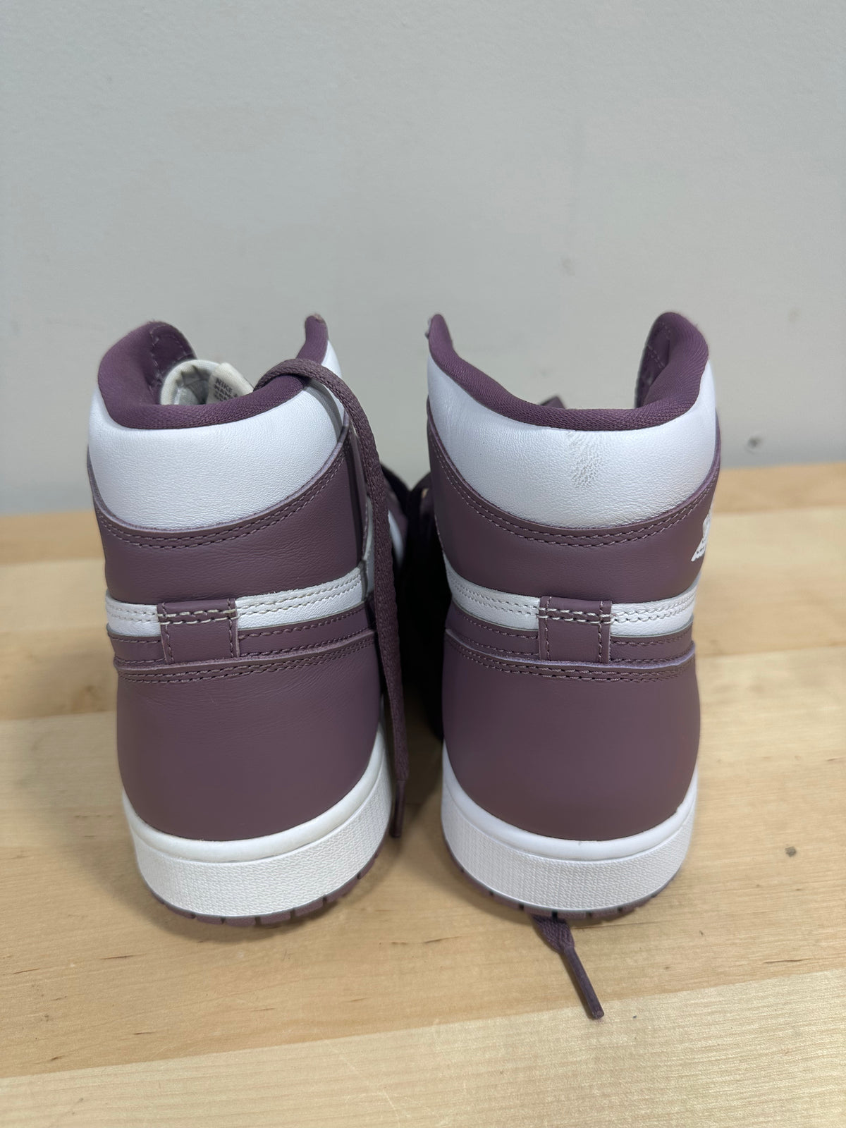 Nike Air Jordan 1 Retro High OG Mauve White Purple DZ5485-105 Men’s Size 9.5