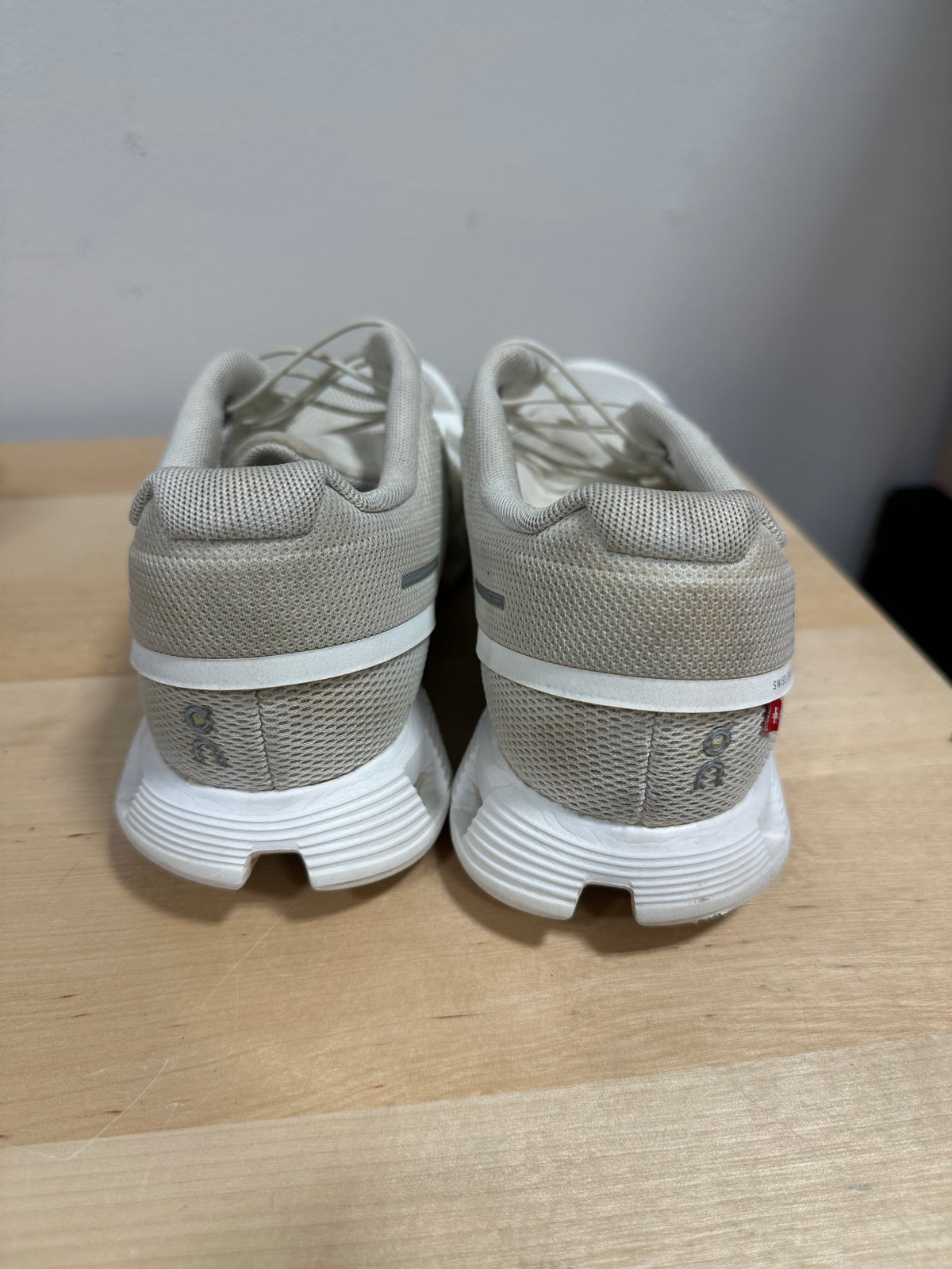 On Running Cloud 5 Undyed White Sustainable Mesh 59.98373 Women’s Size 8