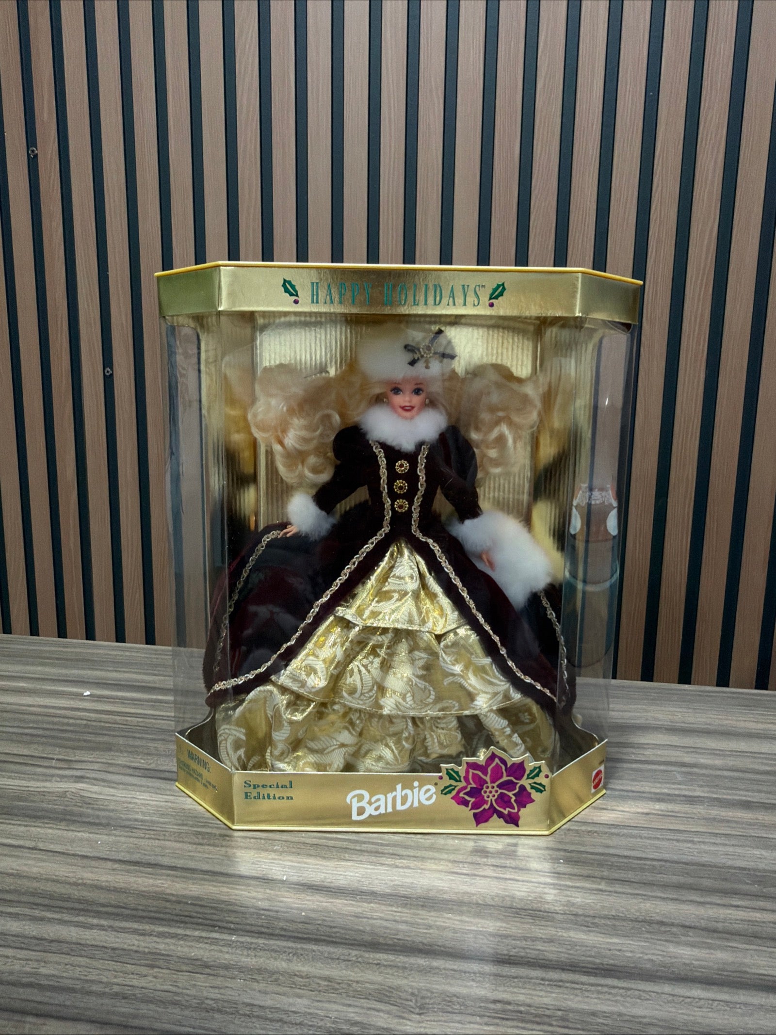 1996 Happy Holidays Barbie Doll Mattel 15646 NEW