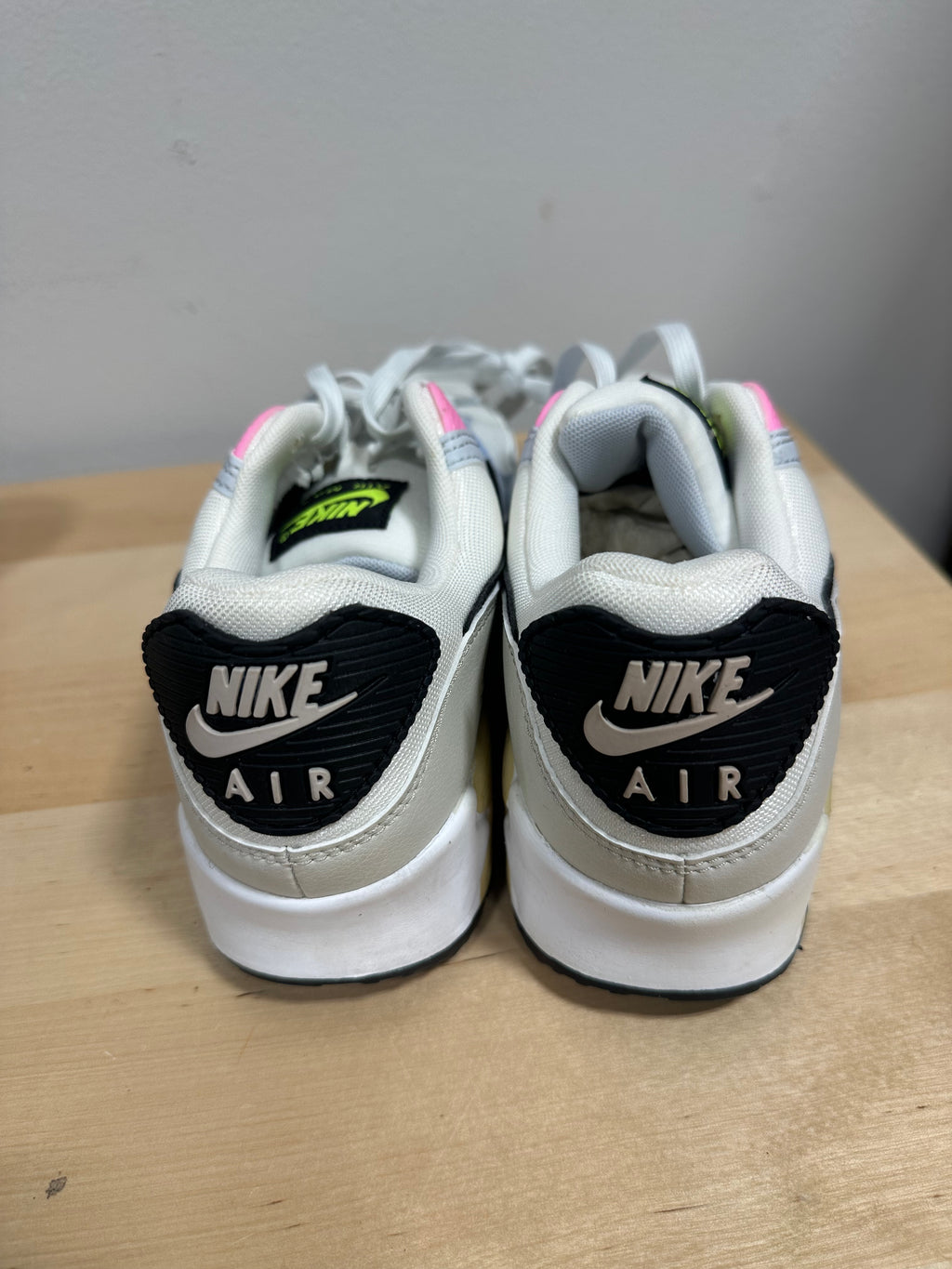 Nike Air Max 90 Multi-Color Pastel Light Bone Volt DQ0374-100 Women’s Size 9