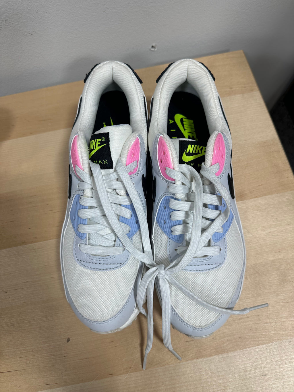 Nike Air Max 90 Multi-Color Pastel Light Bone Volt DQ0374-100 Women’s Size 9