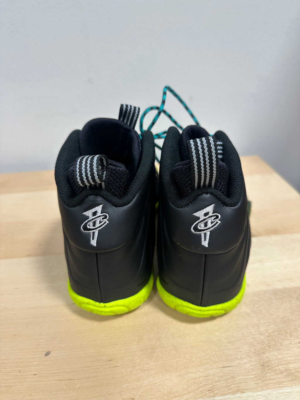 Nike Little Posite One Emerging Powers Black Volt Green DZ2852-001 Size 5.5Y