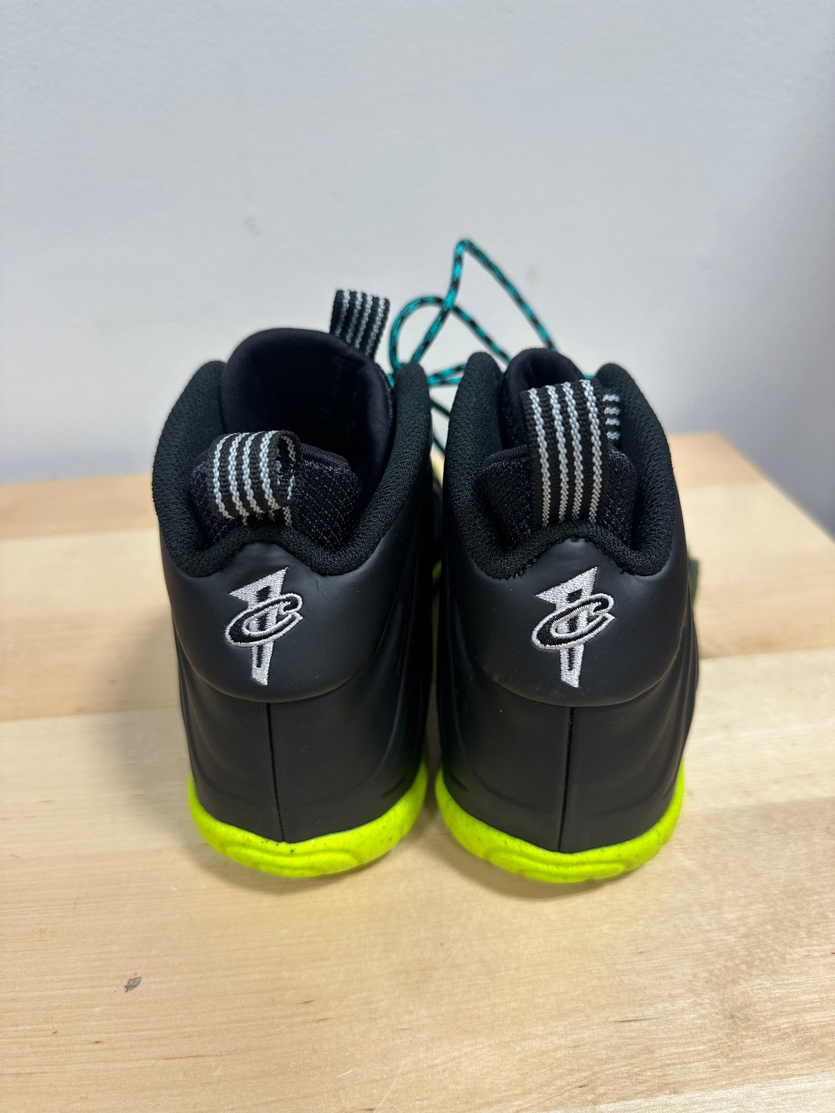 Nike Little Posite One Emerging Powers Black Volt Green DZ2852-001 Size 5.5Y
