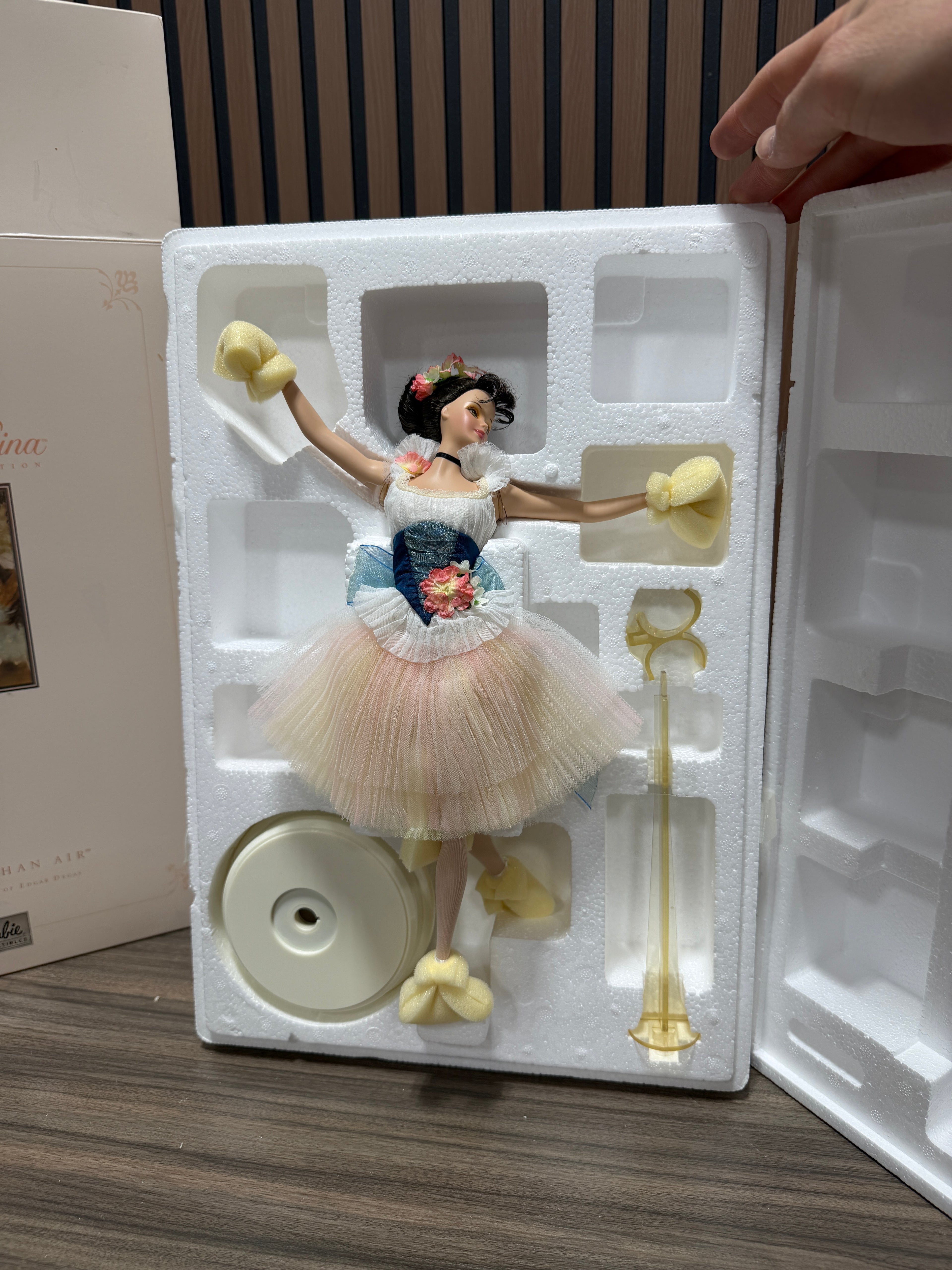 Barbie Lighter Than Air Prima Ballerina Porcelain Doll 2000 Mattel #29905