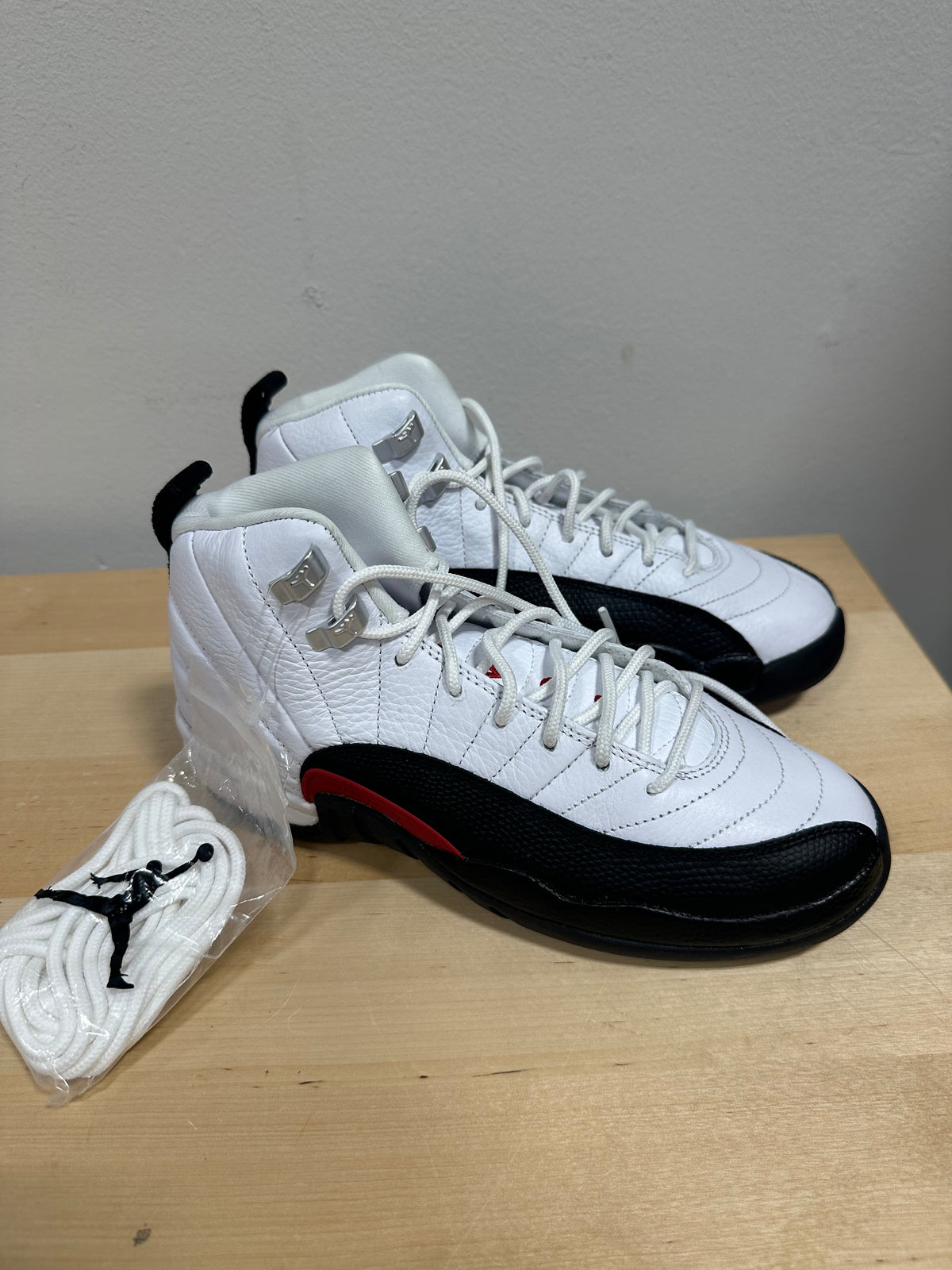 Air Jordan 12 Retro GS Cherry White Varsity Red 153265-162 Kids Size 4.5Y