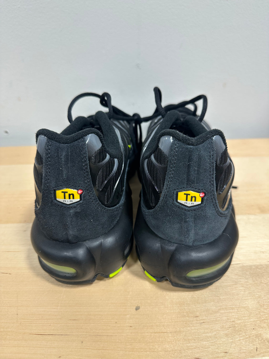 Nike Air Max Plus TN Black Grey Volt Reflect Silver FQ2381-001 Men’s Size 13