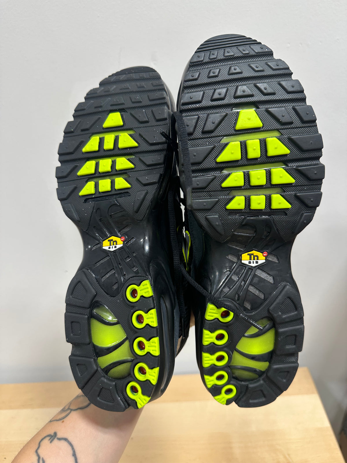 Nike Air Max Plus TN Black Grey Volt Reflect Silver FQ2381-001 Men’s Size 13