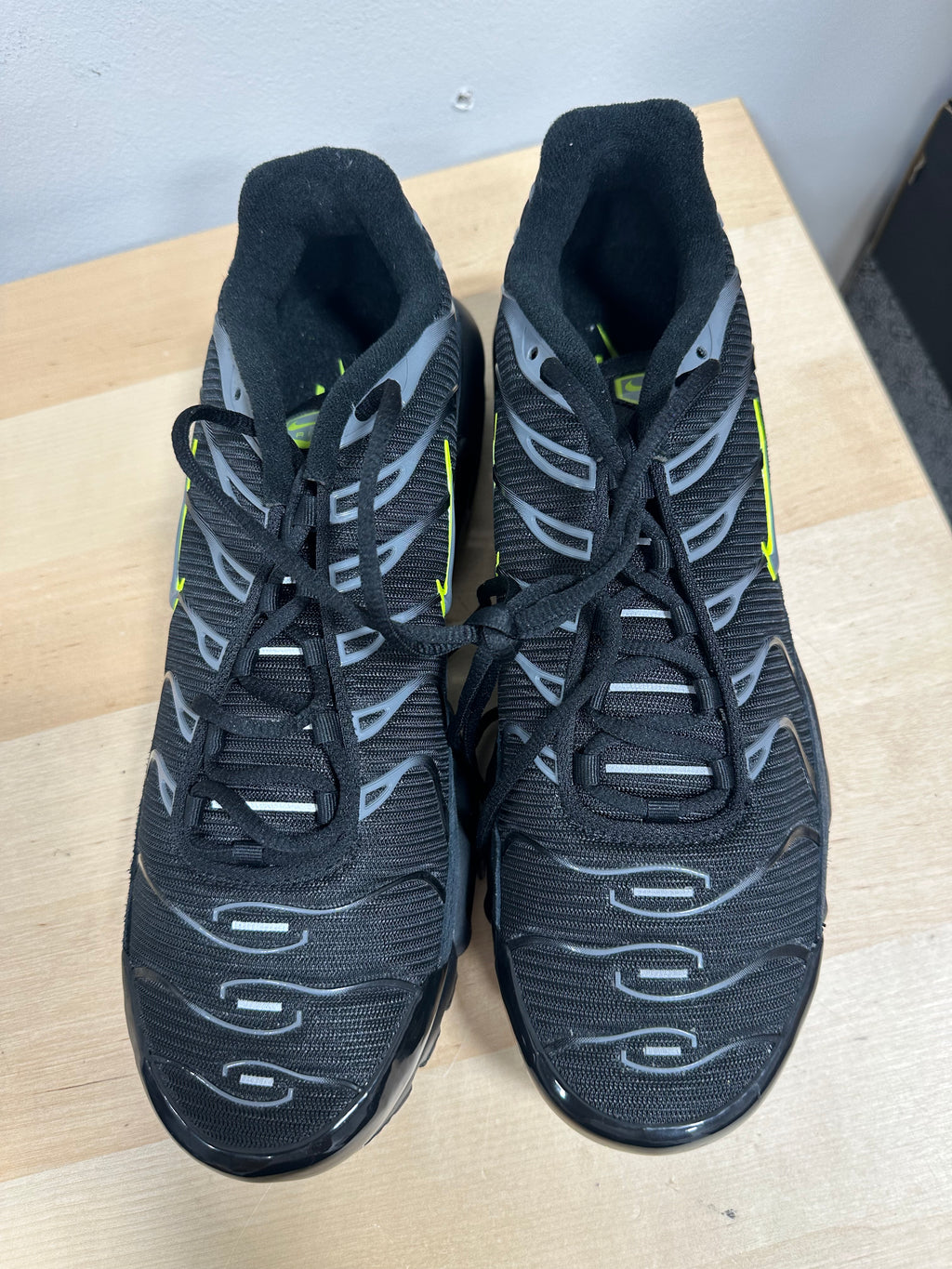 Nike Air Max Plus TN Black Grey Volt Reflect Silver FQ2381-001 Men’s Size 13