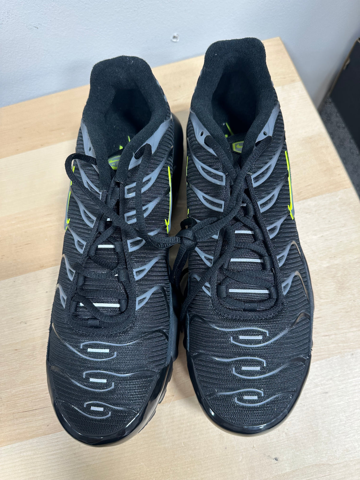 Nike Air Max Plus TN Black Grey Volt Reflect Silver FQ2381-001 Men’s Size 13