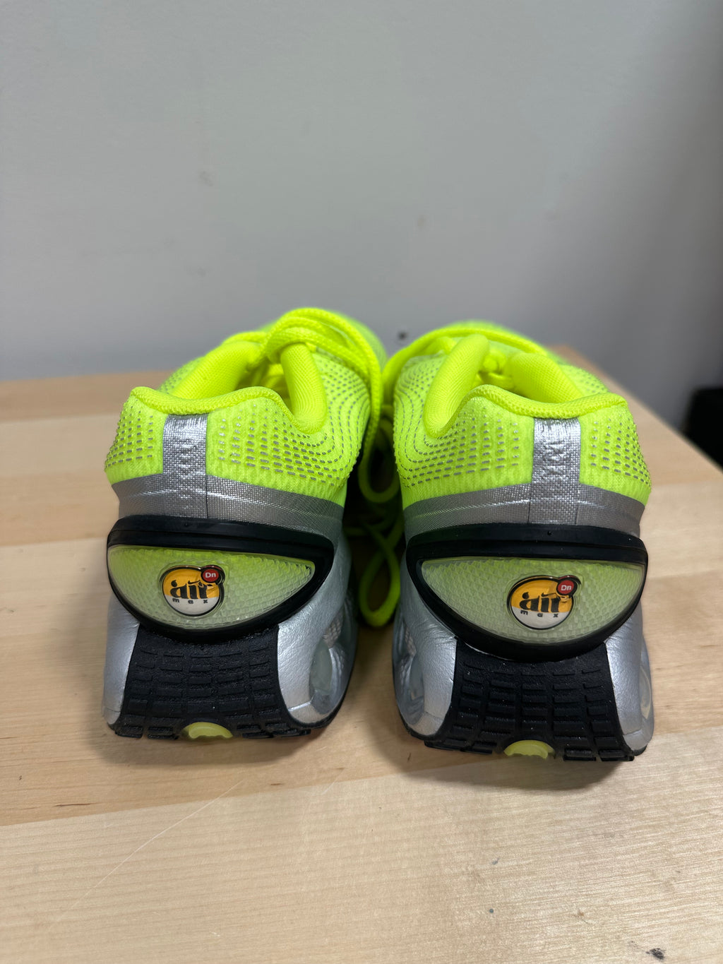 Nike Air Max Dn Volt Black Glow Metallic Silver DV3337-700 Men’s Size 10