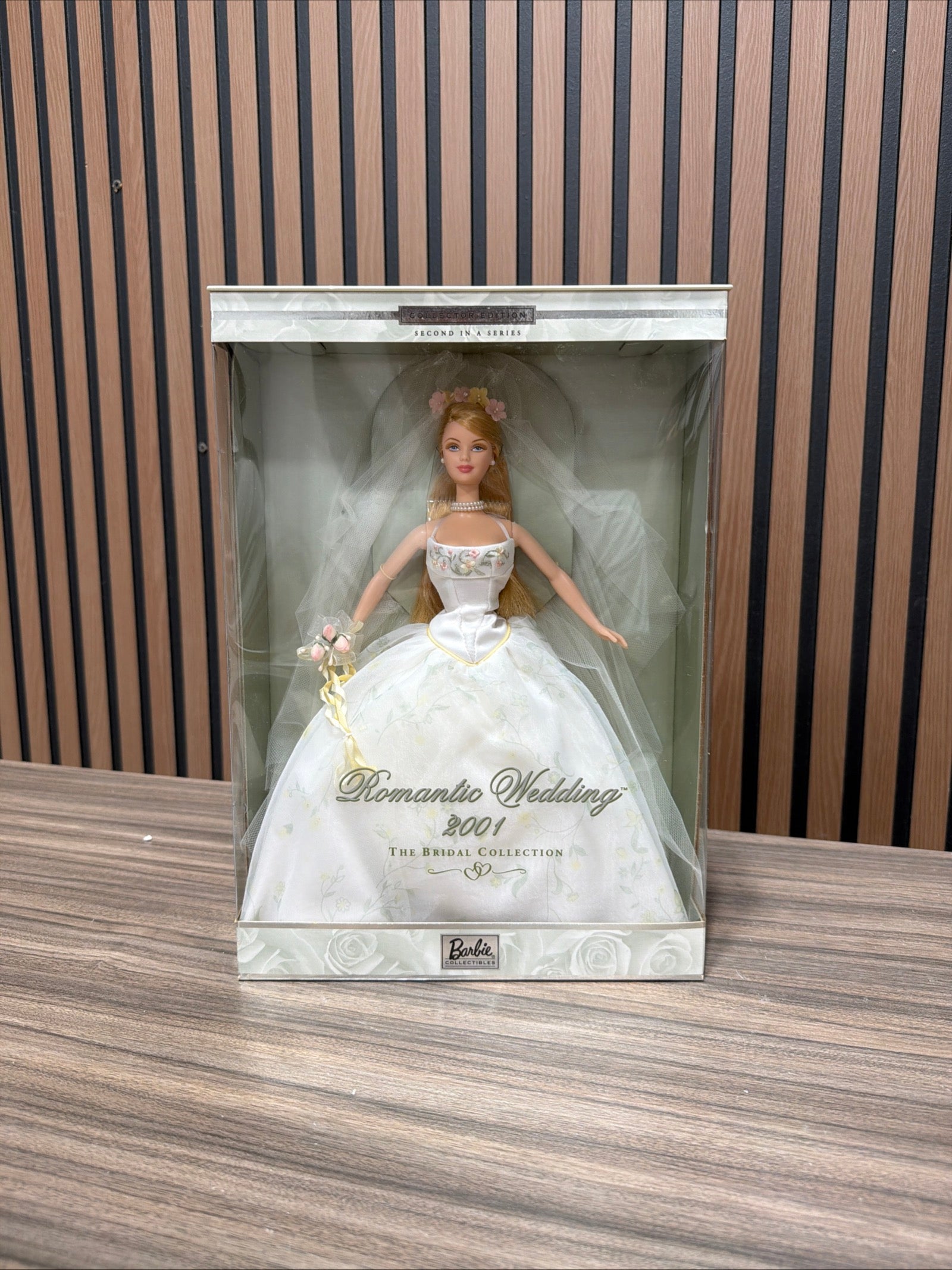 Romantic Wedding 2001 Barbie Doll The Bridal Collection Mattel 29438
