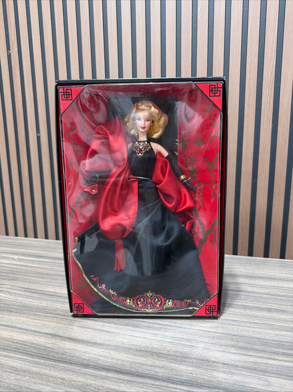Mann's Chinese Theatre Barbie Doll Limited Edition 1999 Mattel 24636