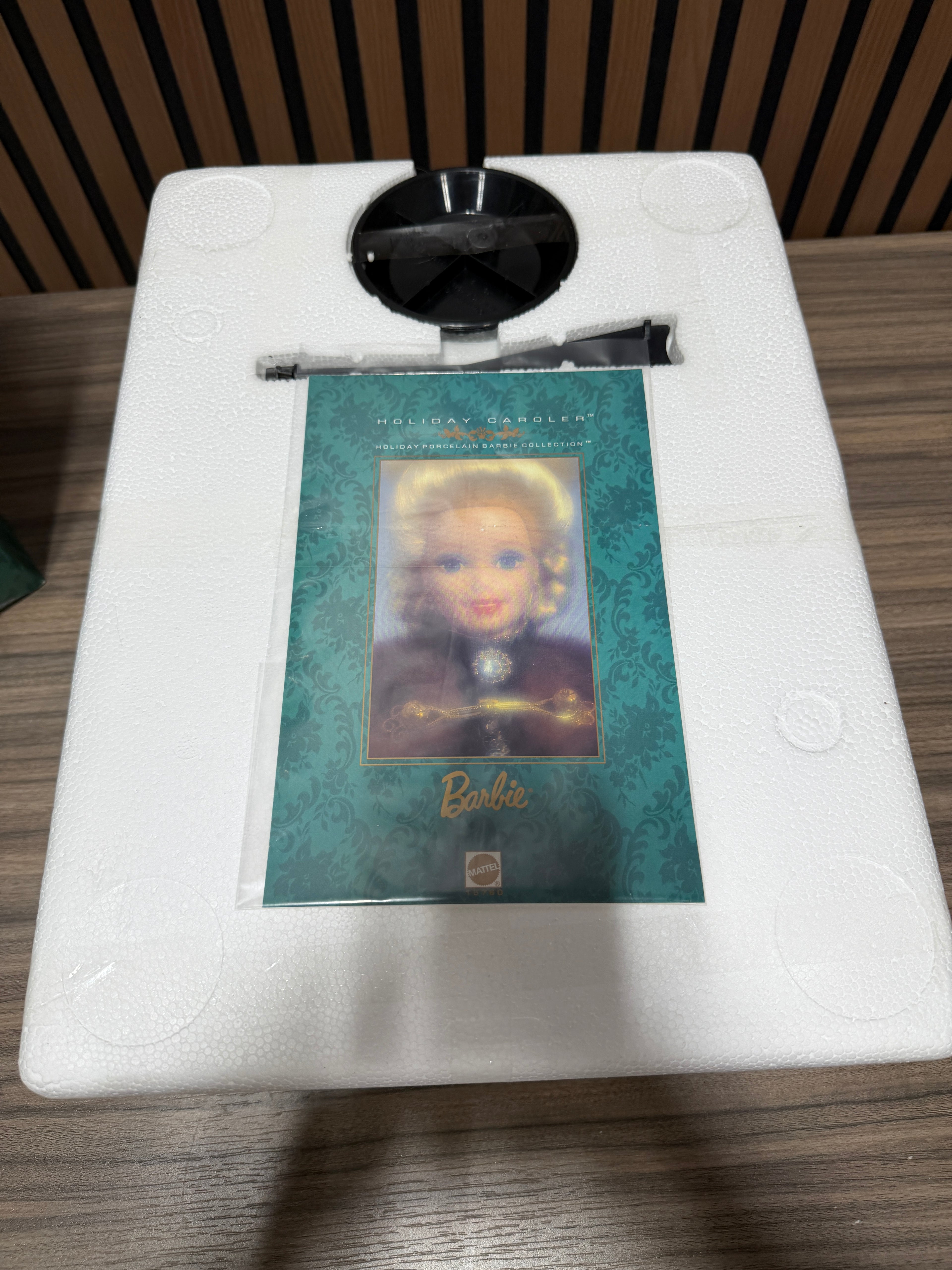 Barbie Holiday Caroler Doll Holiday Porcelain Collection 1996 Mattel 15760