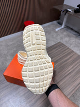 Load image into Gallery viewer, Nike Air Max 1000 Oatmeal Sz 11
