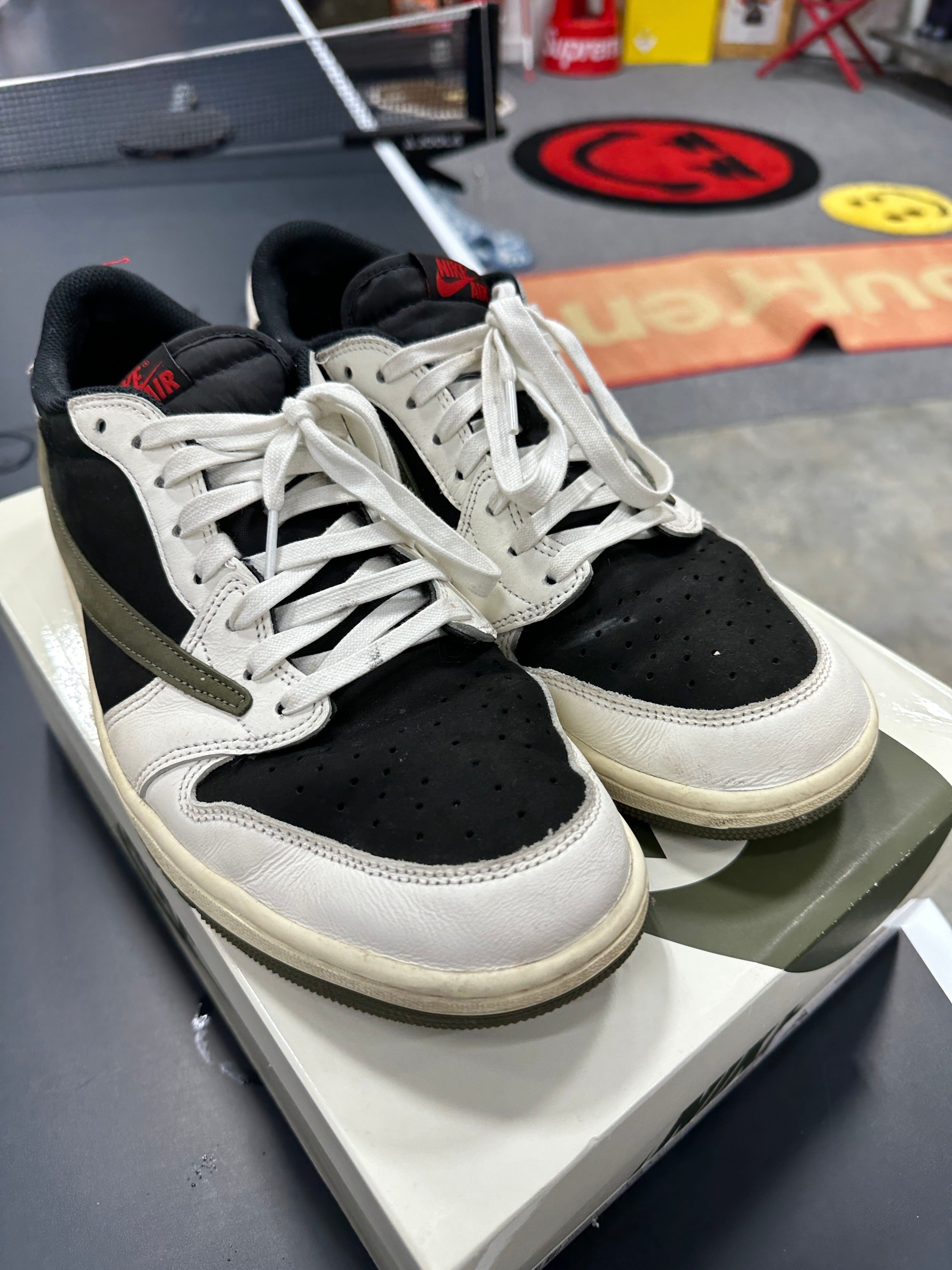 Travis Scott Jordan 1 Low Olive Sz 11.5M