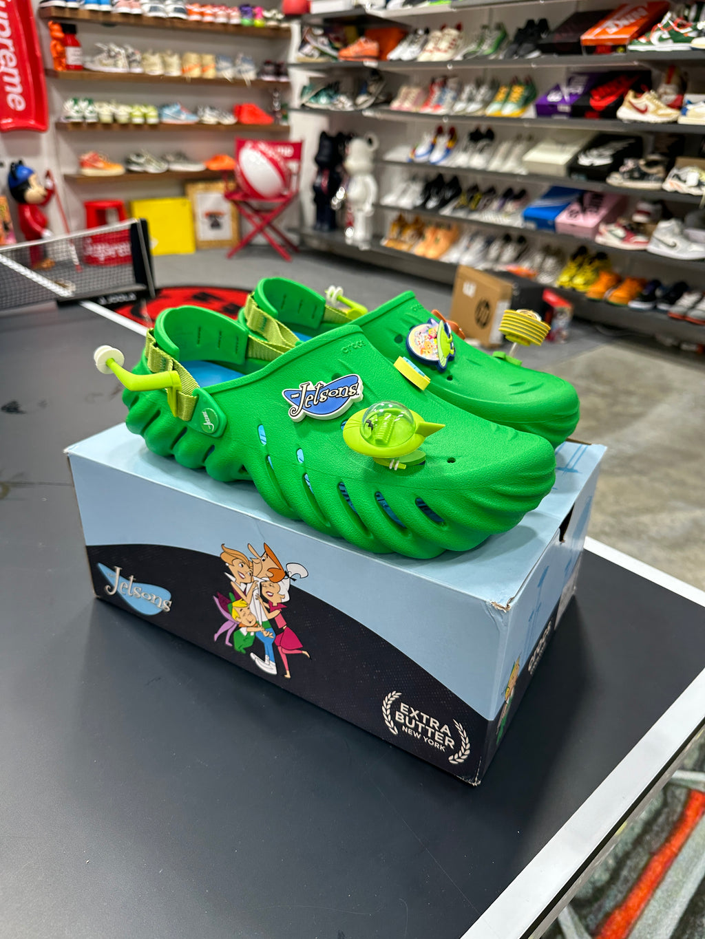 Crocs Extra Butter Jetsons Sz 11