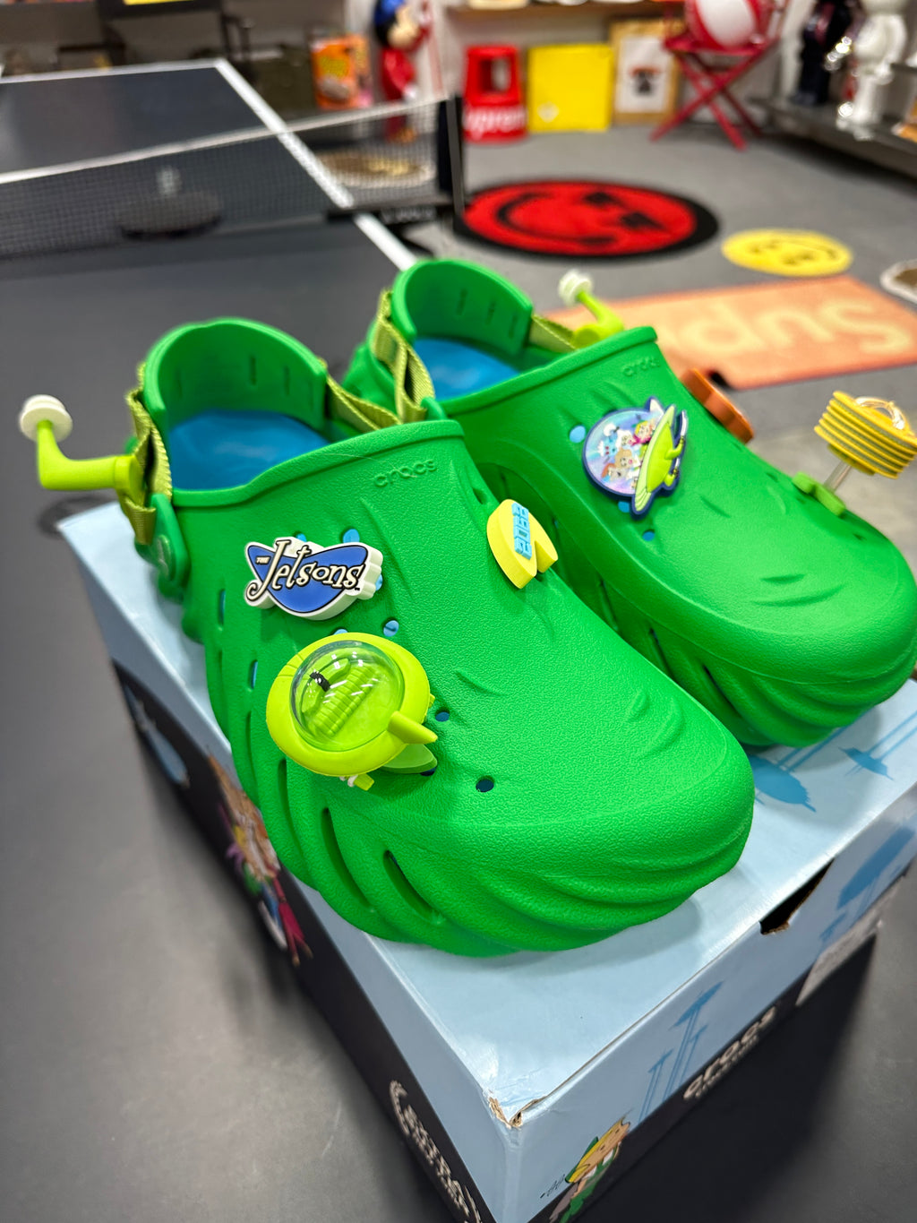 Crocs Extra Butter Jetsons Sz 11