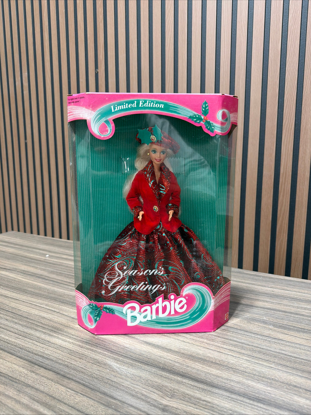 Season's Greetings Barbie Doll Limited Edition 1994 Mattel 12384