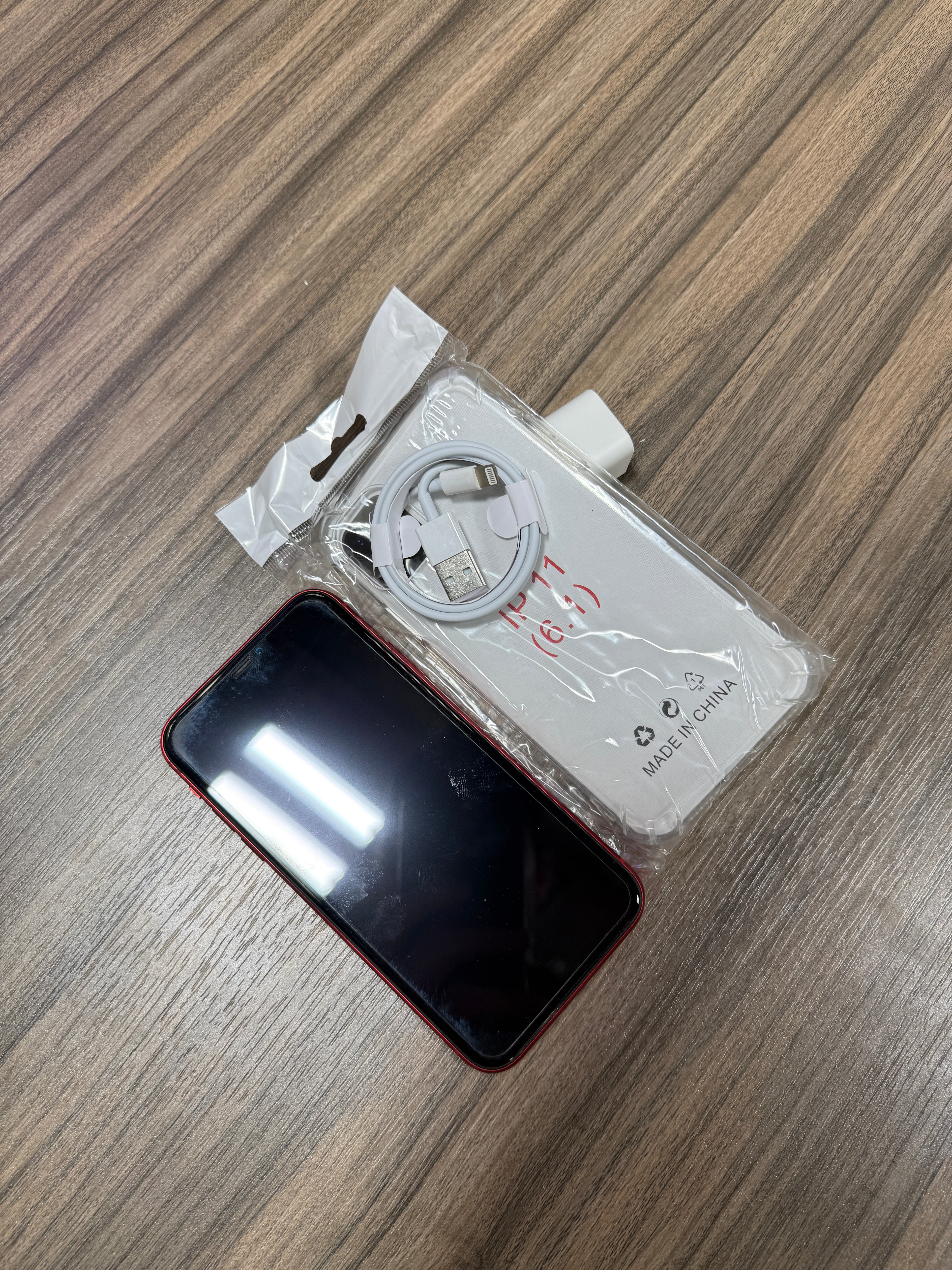 Apple iPhone 11 (Great Condition) - (Unlocked AT&T Verizon T-Mobile etc..)