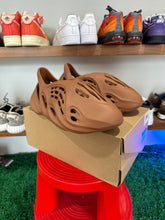 Load image into Gallery viewer, Yeezy Foam Runner Clay Red
