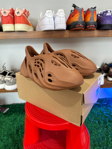 Yeezy Foam Runner Clay Red