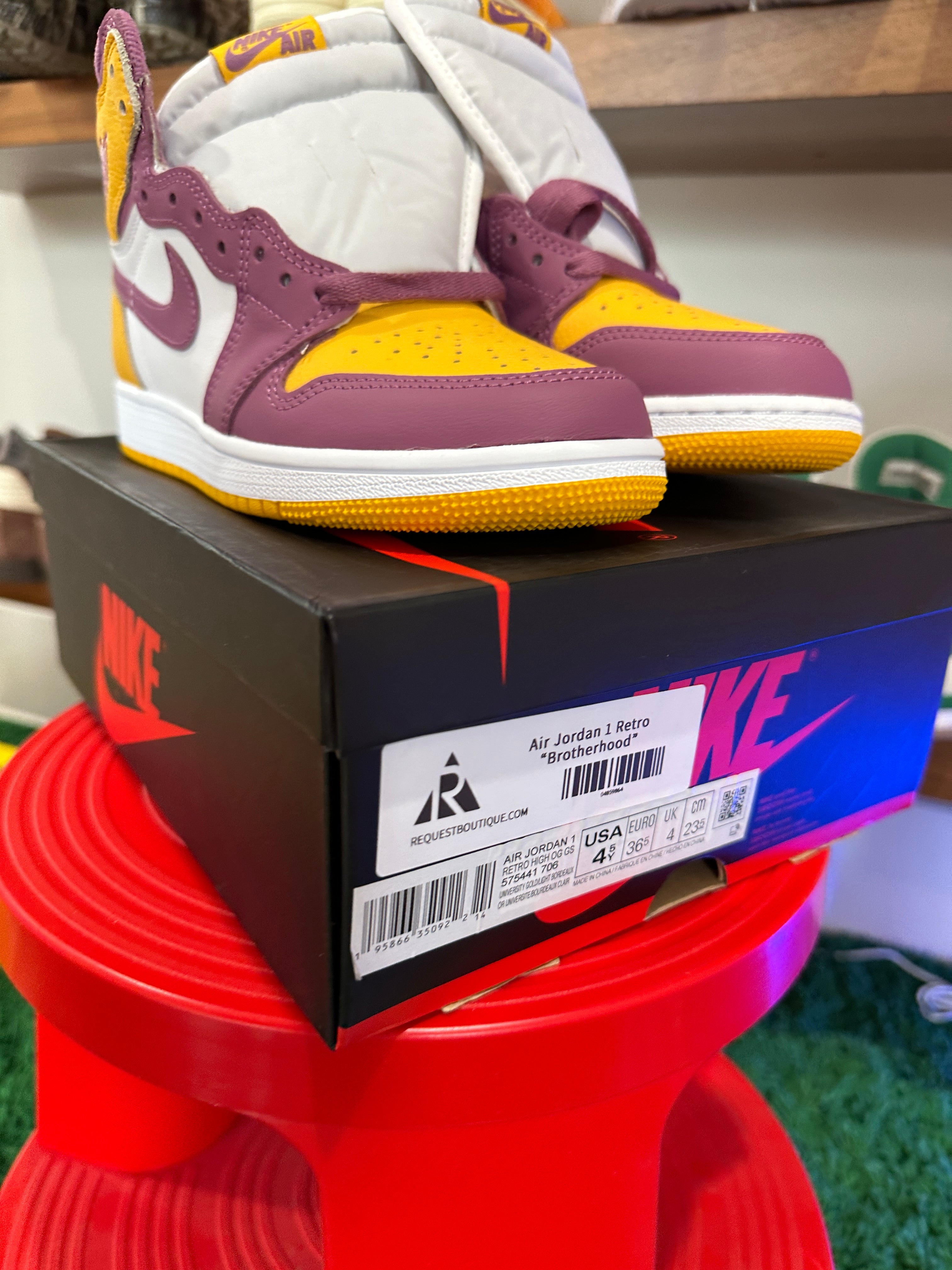 Jordan 1 Brotherhood Sz 4.5Y