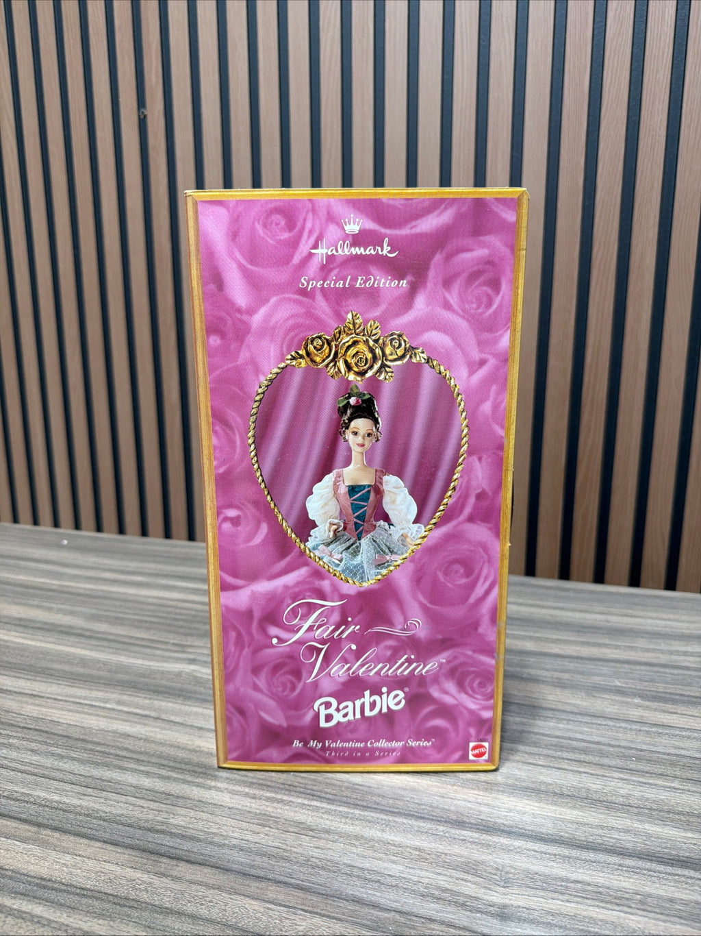 Barbie Fair Valentine Hallmark Doll 1997 Mattel 18091