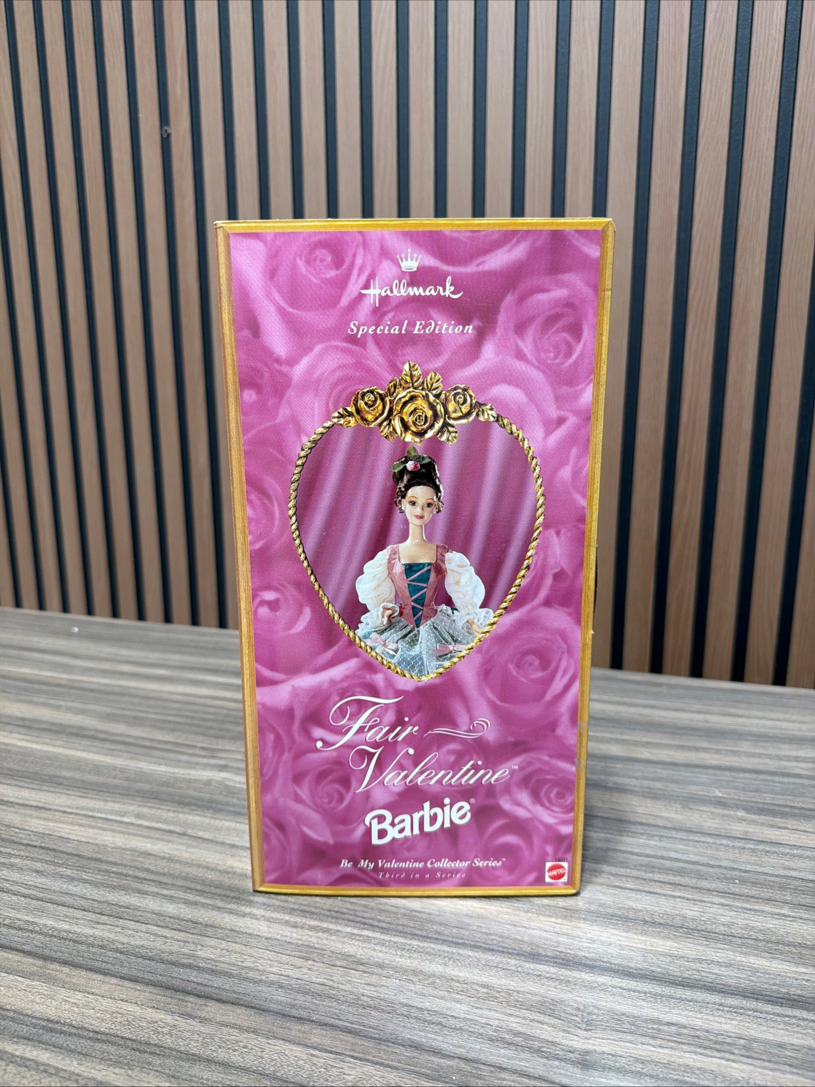 Barbie Fair Valentine Hallmark Doll 1997 Mattel 18091
