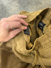 Load image into Gallery viewer, Feature Shorts Khaki Sz L
