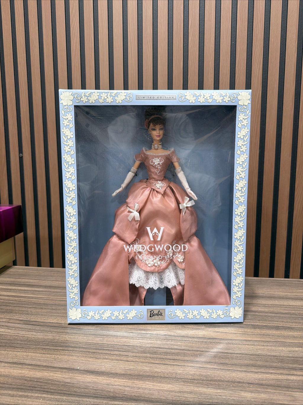 Wedgwood Barbie Doll Limited Edition 2000 Mattel 50823