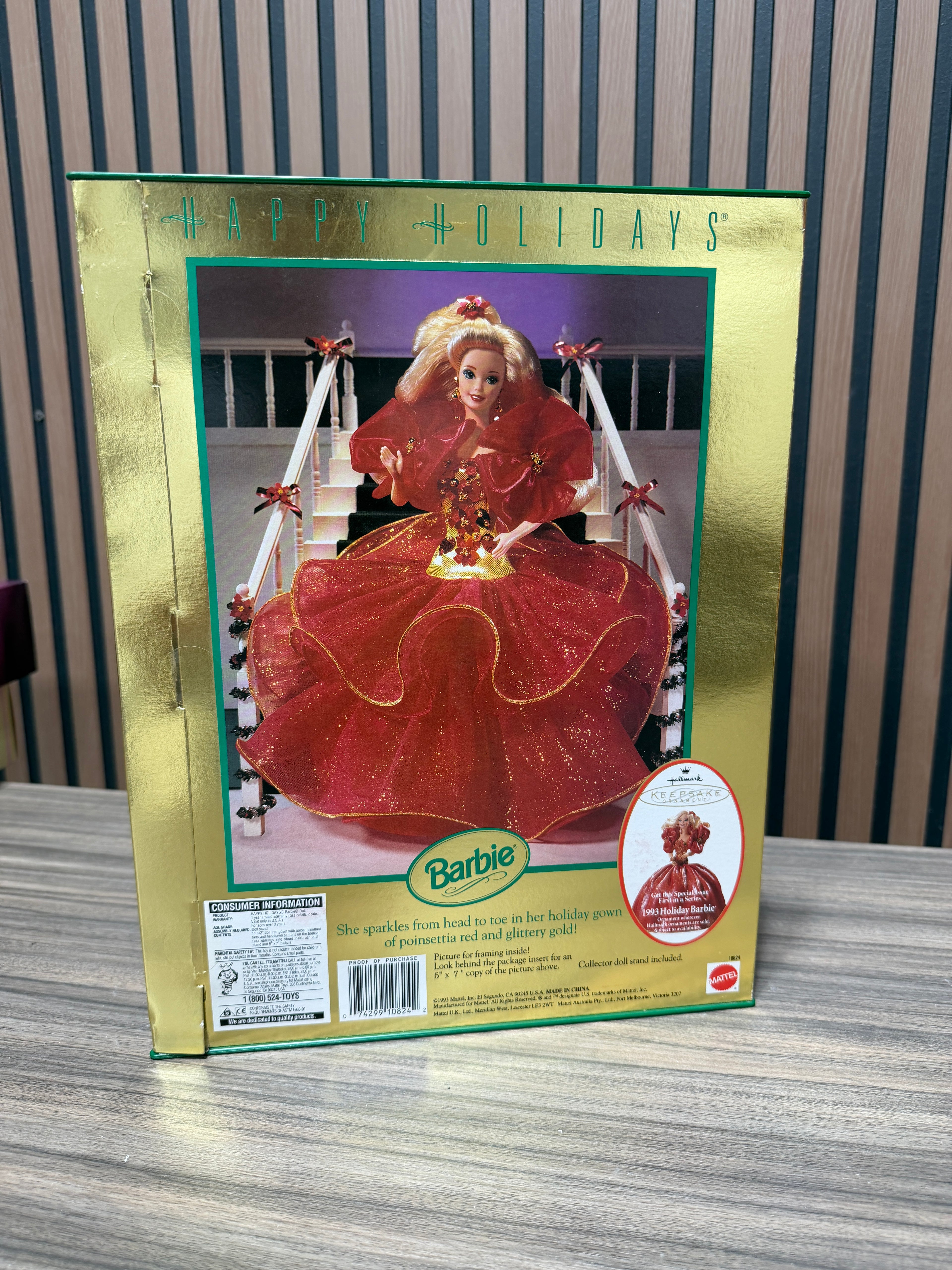1993 Happy Holidays Barbie Doll Hallmark Special Edition Mattel No. 10824 NEW