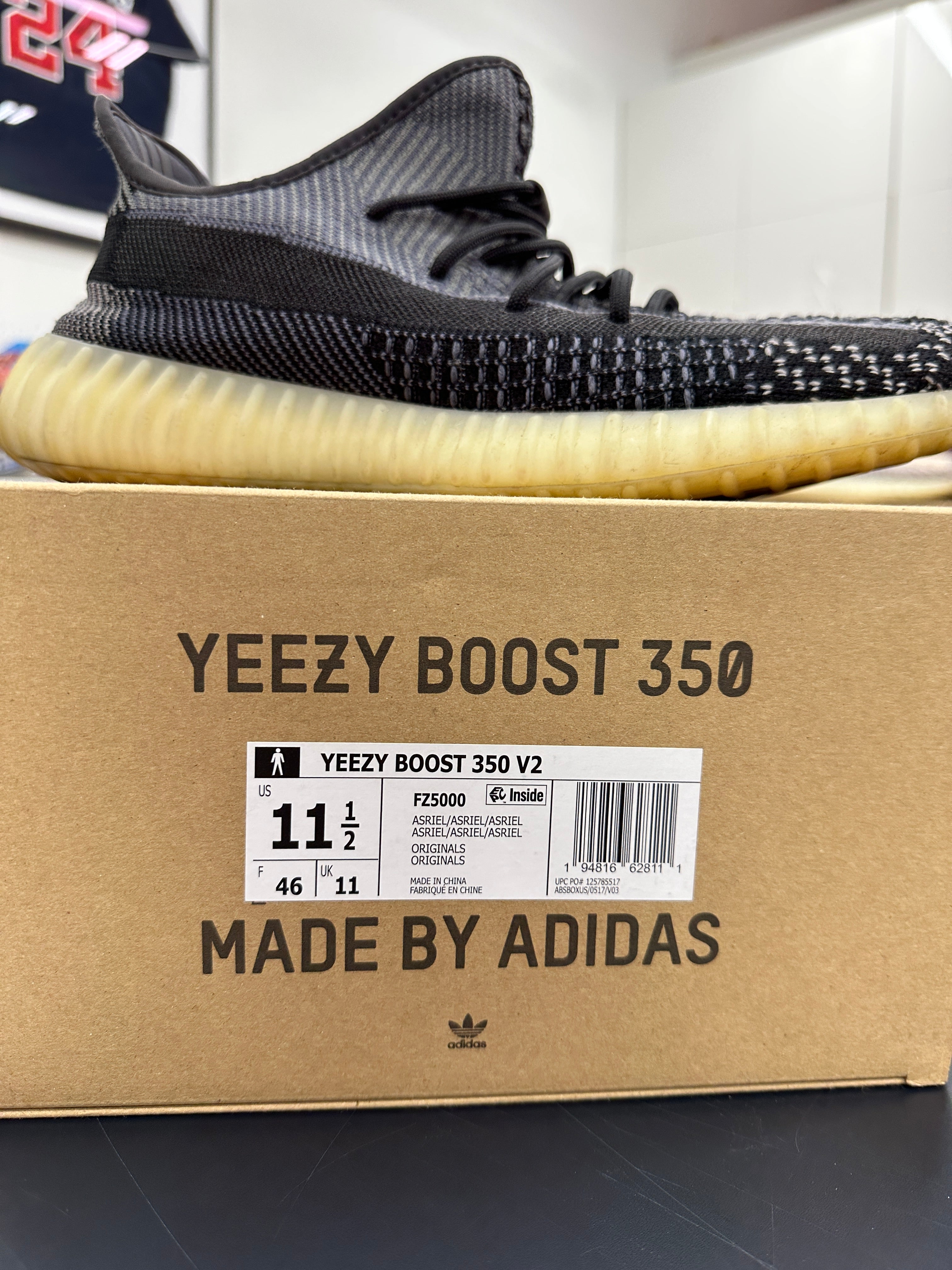 Yeezy 350 V2 Carbon Sz 11.5
