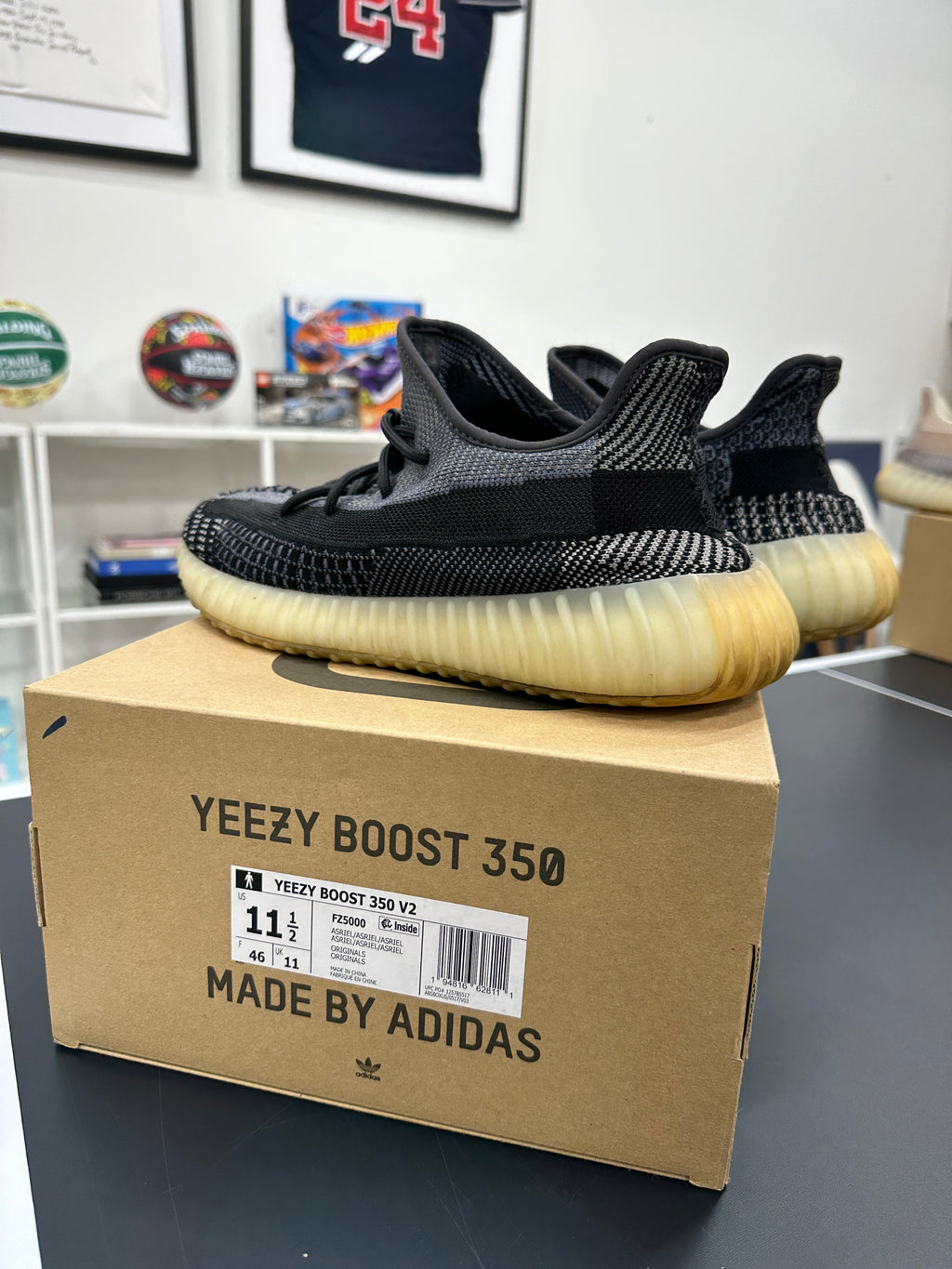 Yeezy 350 V2 Carbon Sz 11.5
