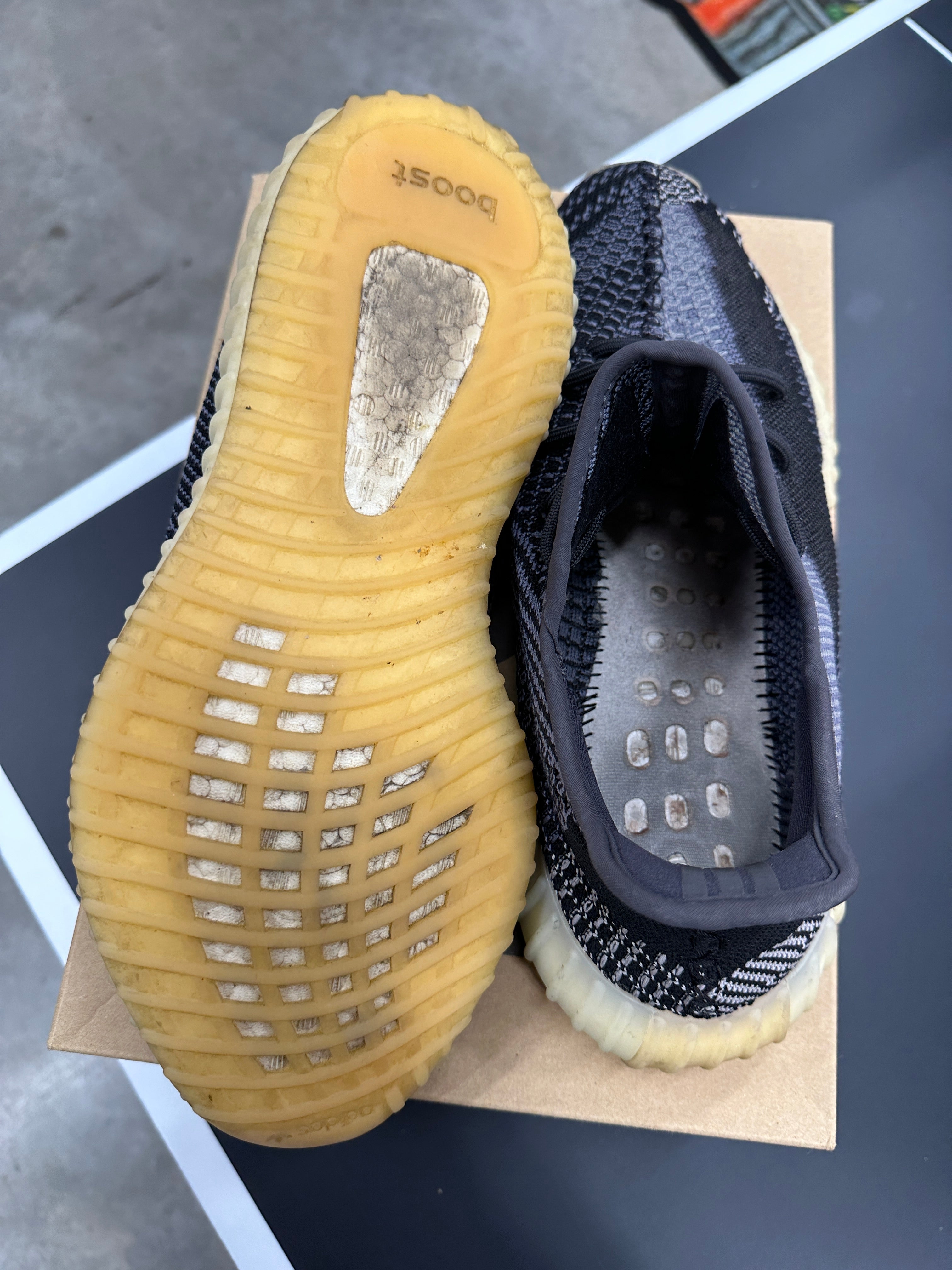 Yeezy 350 V2 Carbon Sz 11.5