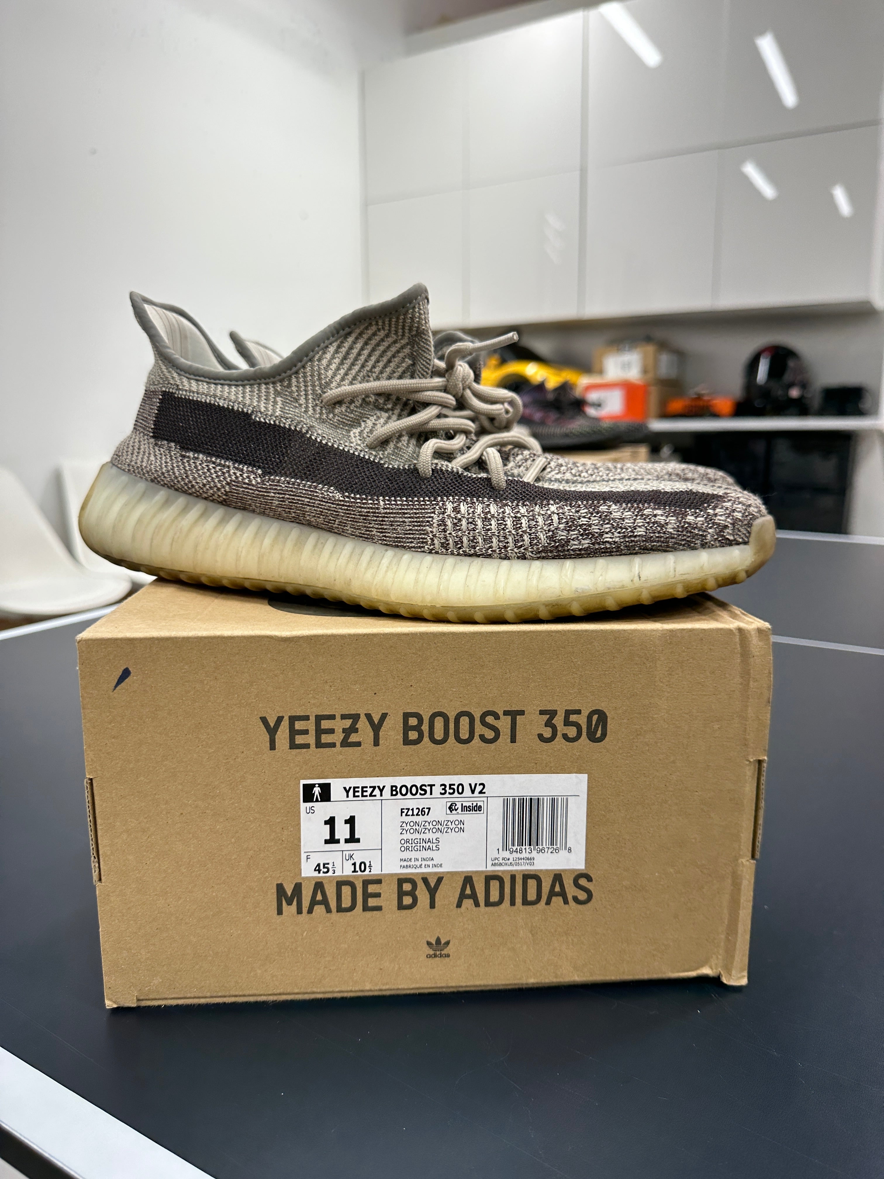Yeezy 350 V2 Zion Sz 11