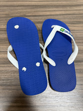 Load image into Gallery viewer, Brazil Flip Flops Sz 9
