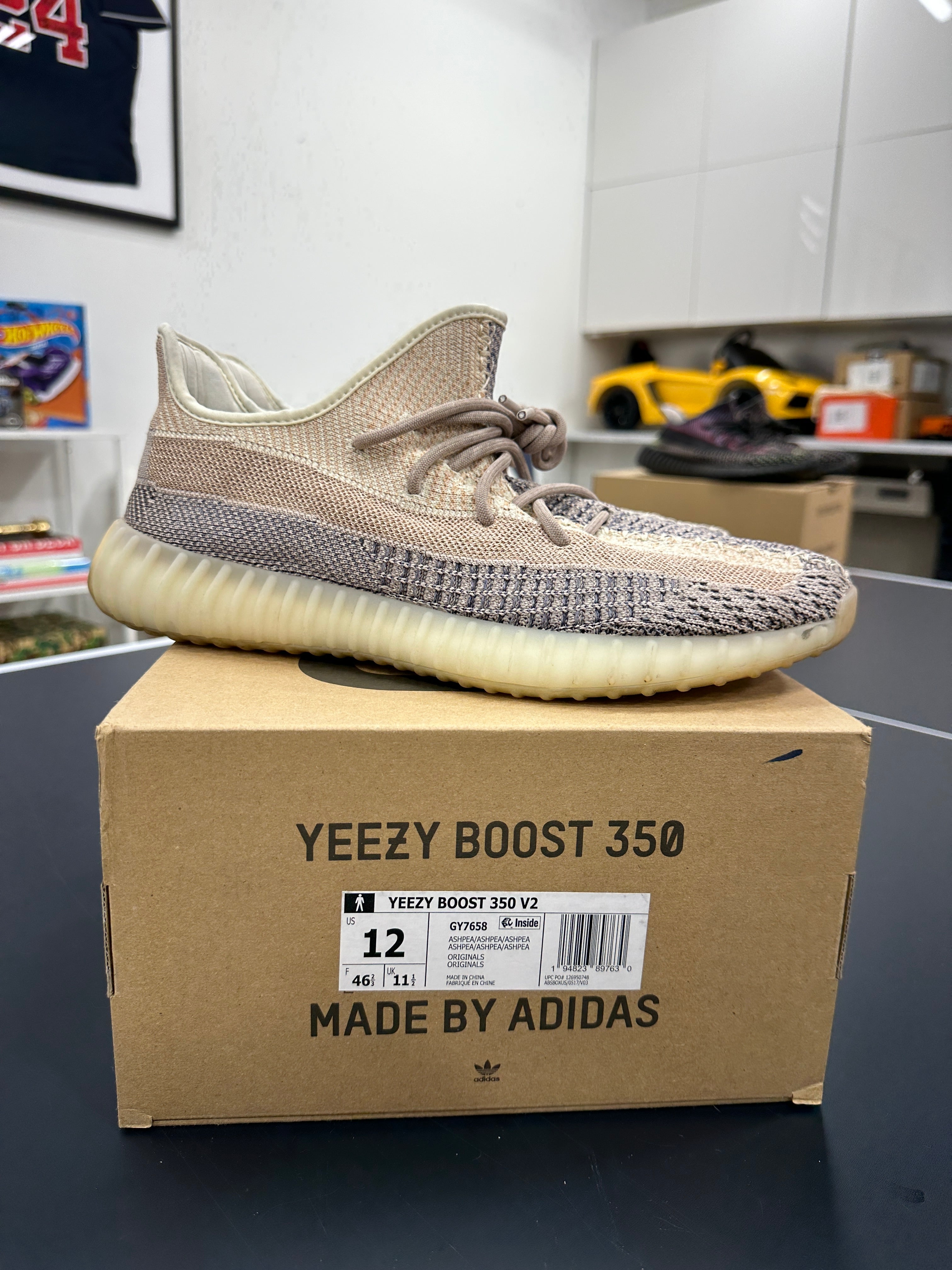Yeezy 350 V2 Ashpea Sz 12