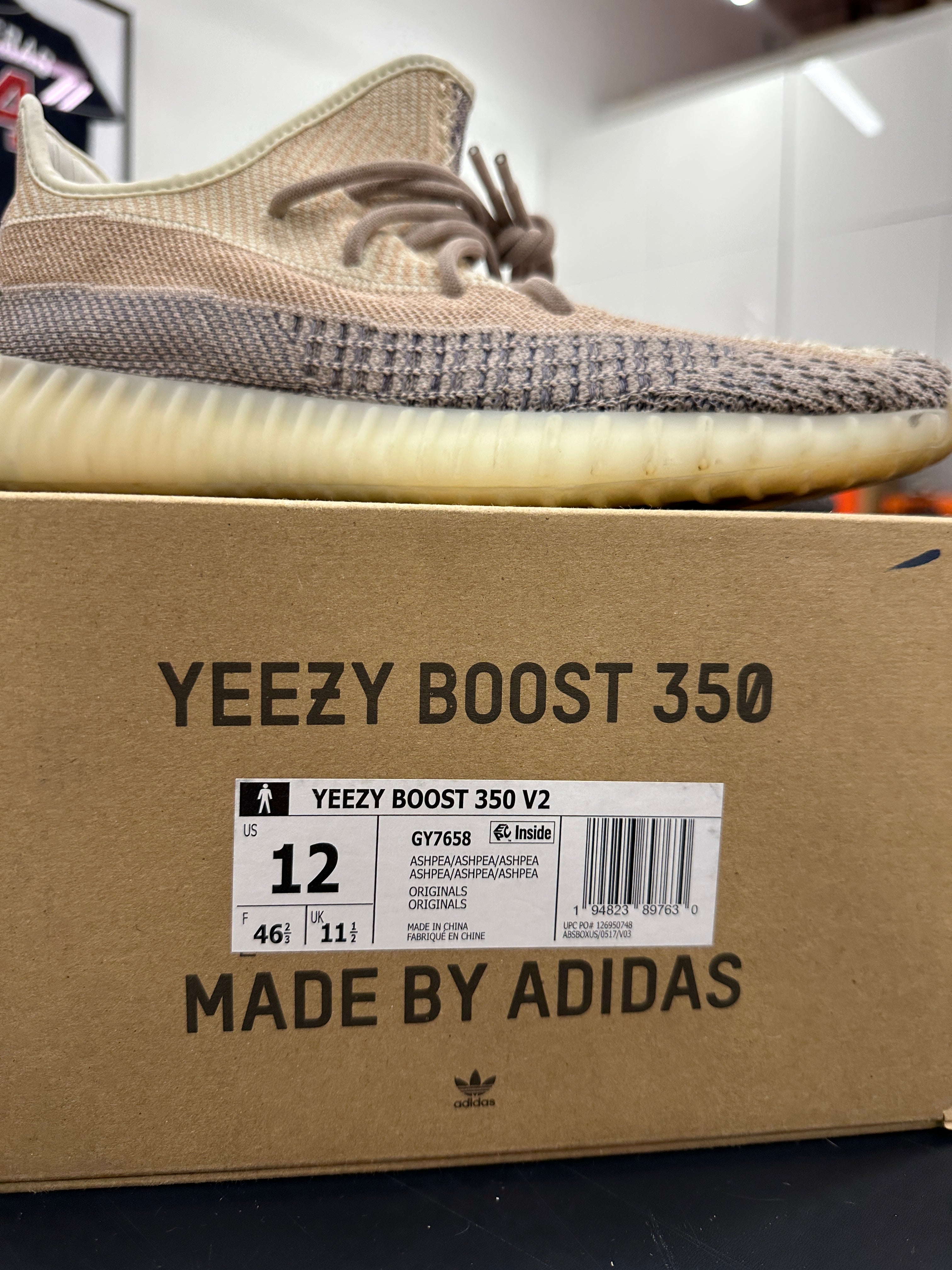 Yeezy 350 V2 Ashpea Sz 12