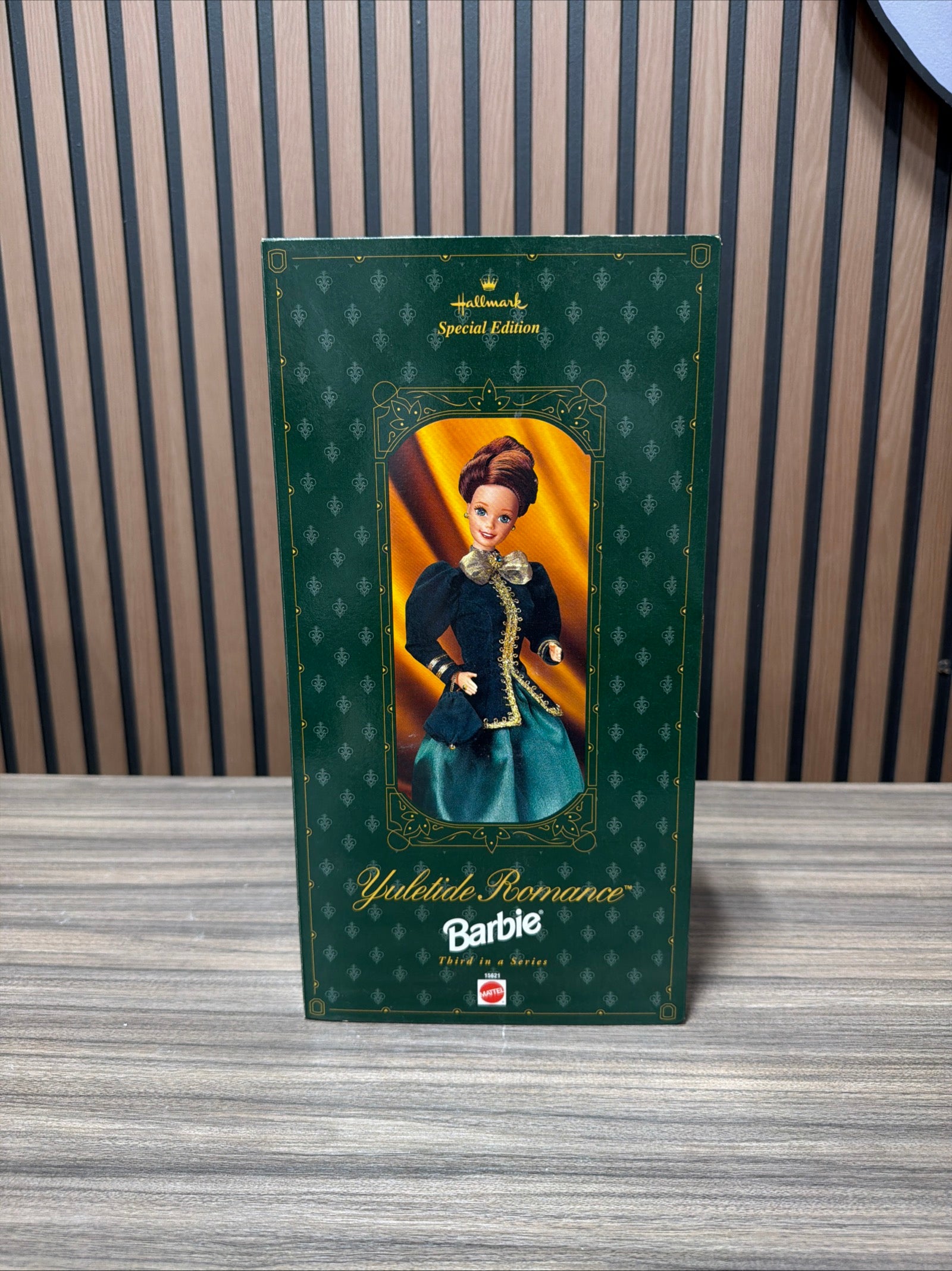 Yuletide Romance Barbie Hallmark Special Edition Doll 1996 Mattel 15621