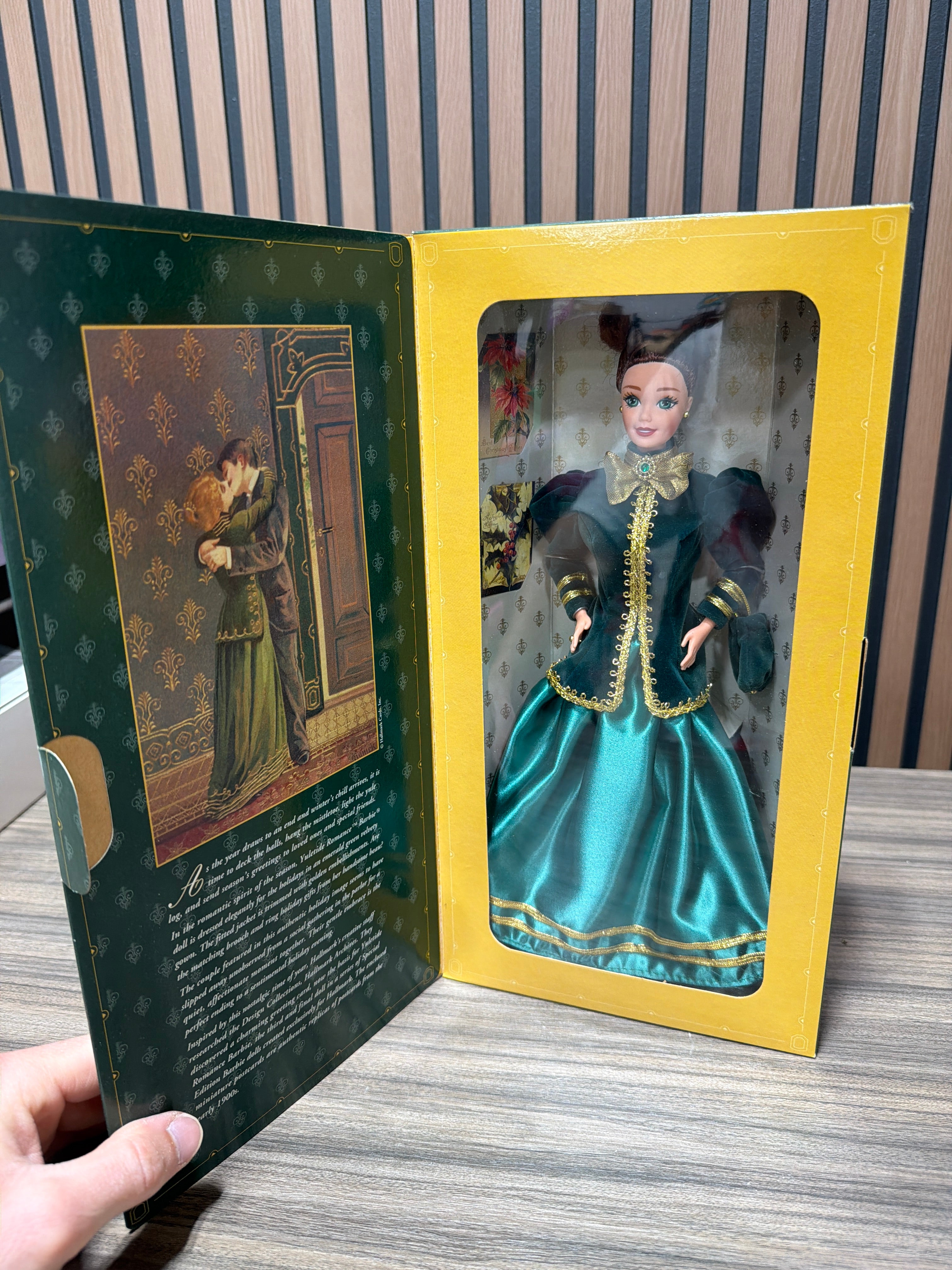 Yuletide Romance Barbie Hallmark Special Edition Doll 1996 Mattel 15621