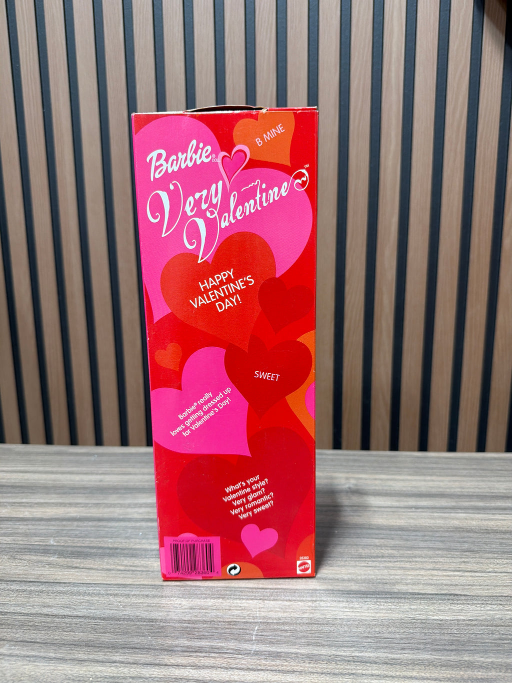 Very Valentine Barbie Doll 2000 Mattel 28360 NEW