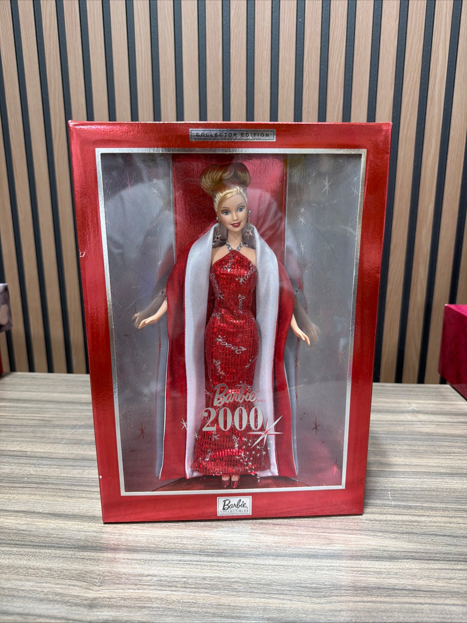 Barbie 2000 Collector Edition Doll Mattel 27409