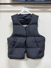 Load image into Gallery viewer, Represent Puffer Vest Sz L
