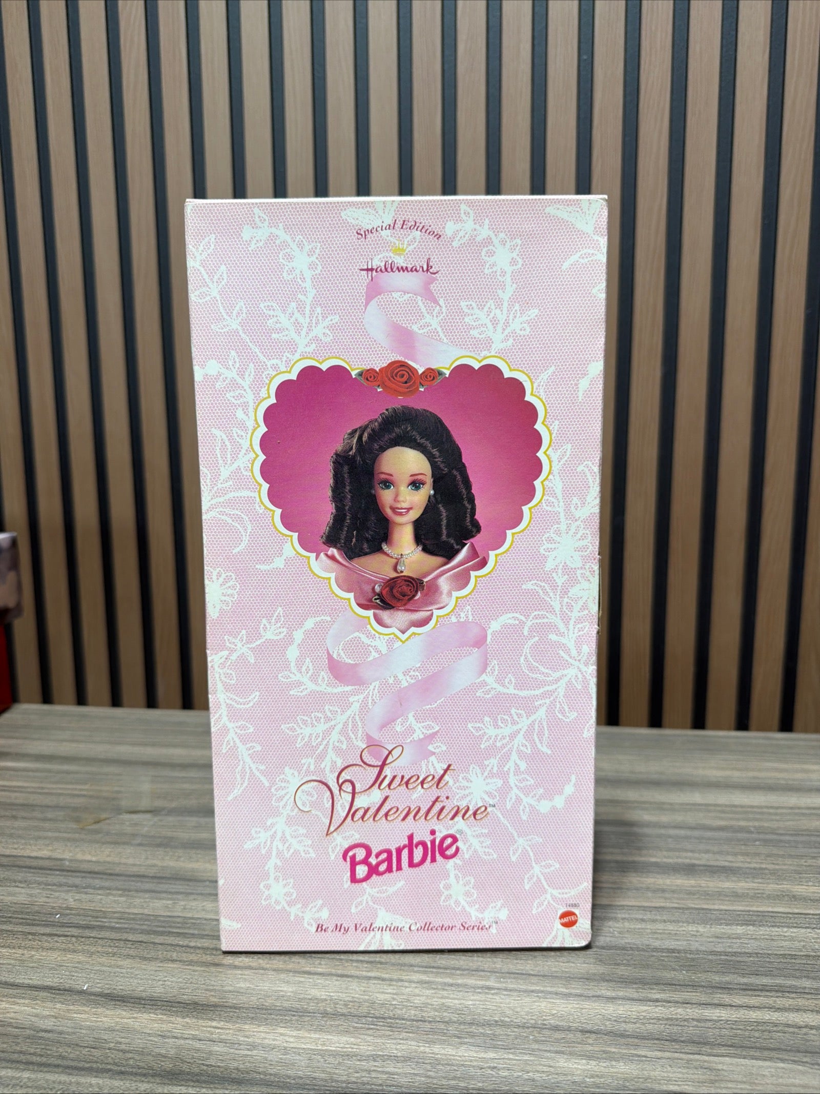 Sweet Valentine Barbie Hallmark Be My Valentine Collector Series Mattel 14880
