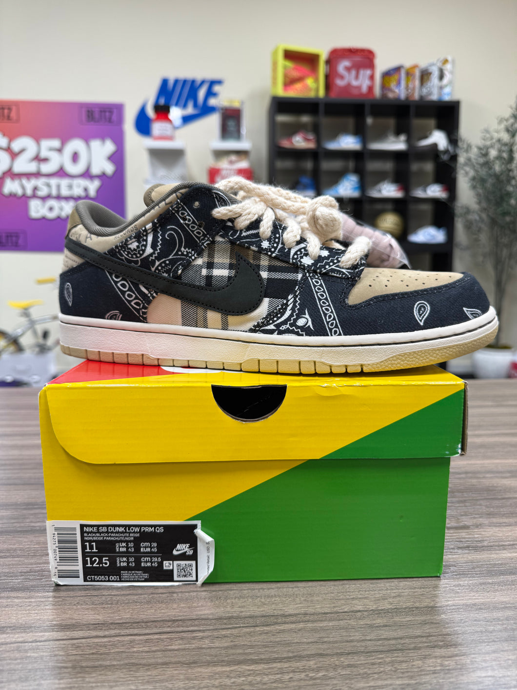 Nike SB Dunk Low Travis Scott Sz 11