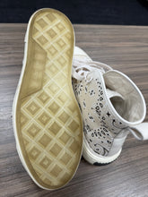 Load image into Gallery viewer, Amiri Court High &#39;Bandana - Alabaster&#39; Sz 44
